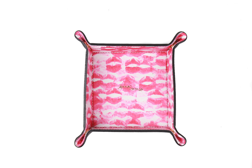 Kisses Leather Tray